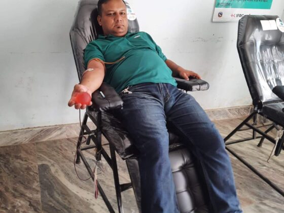 प्रतिष्ठानका अहेब कुमार केसिले जन्म दिनमा गरे रक्तदान 19